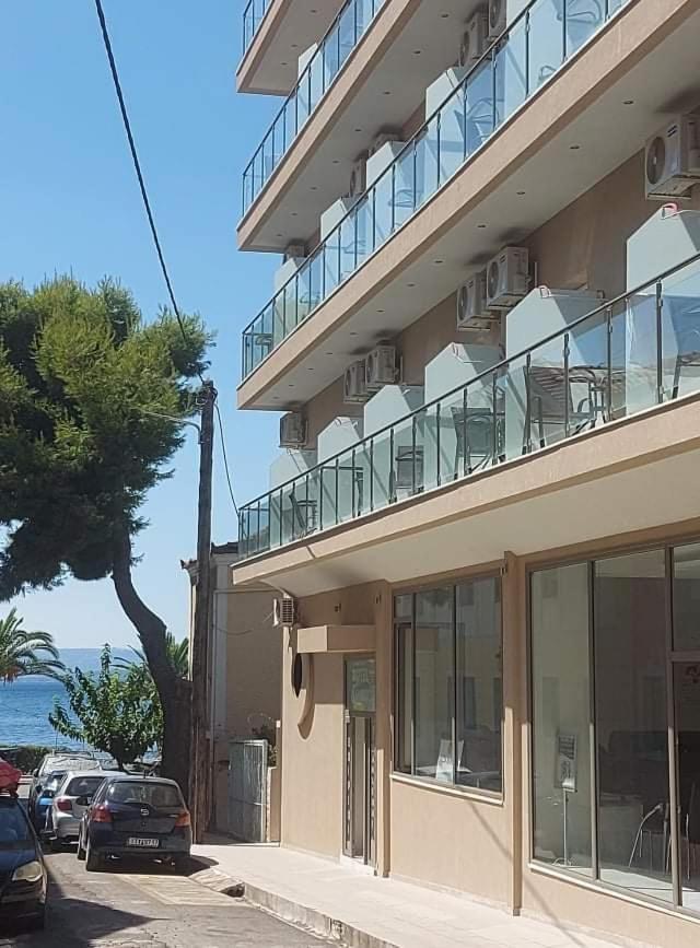 Hotel Banbus ルトラ・エディプソス エクステリア 写真