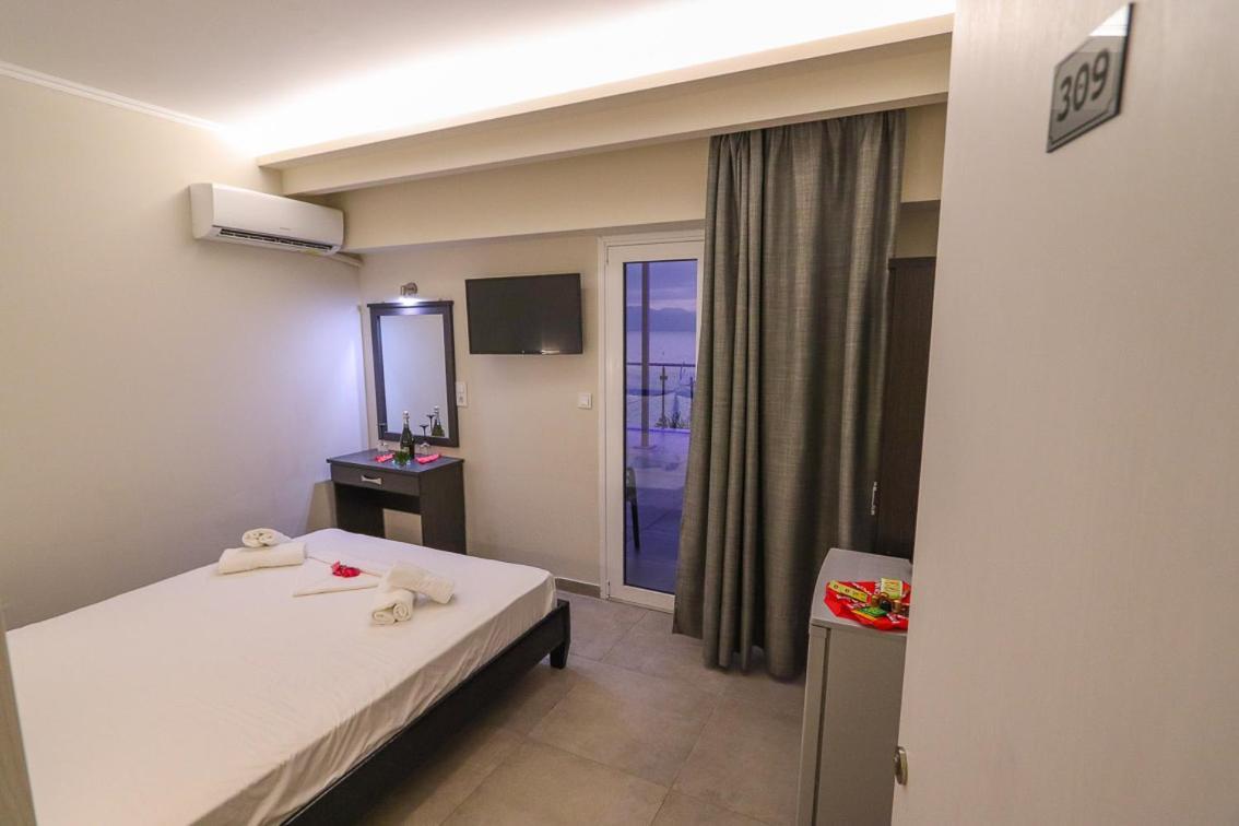 Hotel Banbus ルトラ・エディプソス エクステリア 写真
